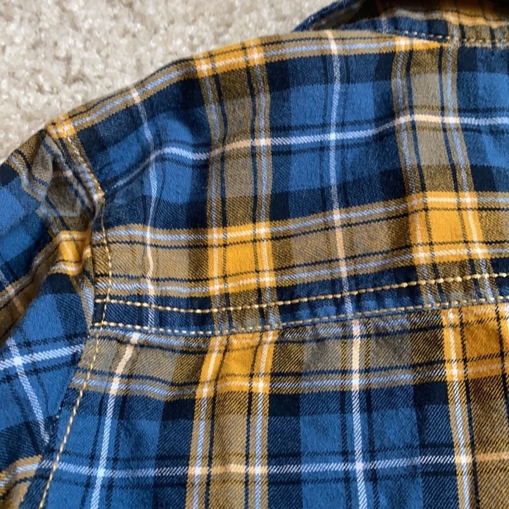 Carter Plaid boys button down 4T - Picture 4 of 4